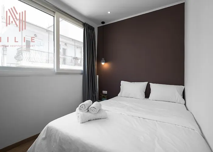 Bourn, Nilie Hospitality Mgmt Daire Selanik